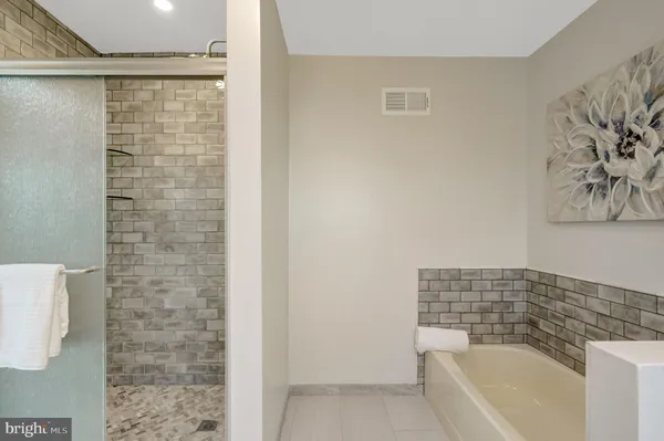 $885,000 | 7627 Luton Place, Alexandria, VA 22315