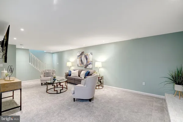 $885,000 | 7627 Luton Place, Alexandria, VA 22315