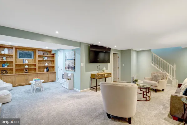 $885,000 | 7627 Luton Place, Alexandria, VA 22315