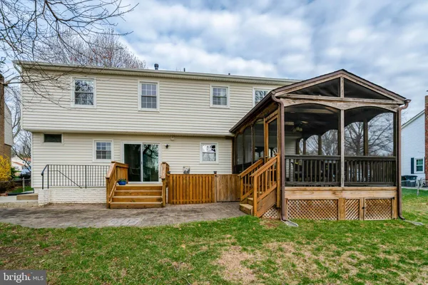 $885,000 | 7627 Luton Place, Alexandria, VA 22315