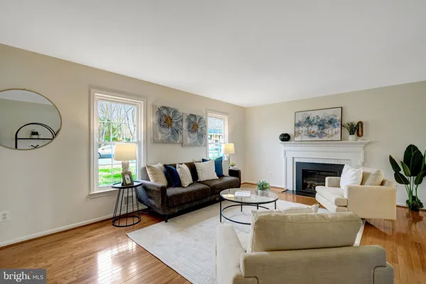 $885,000 | 7627 Luton Place, Alexandria, VA 22315