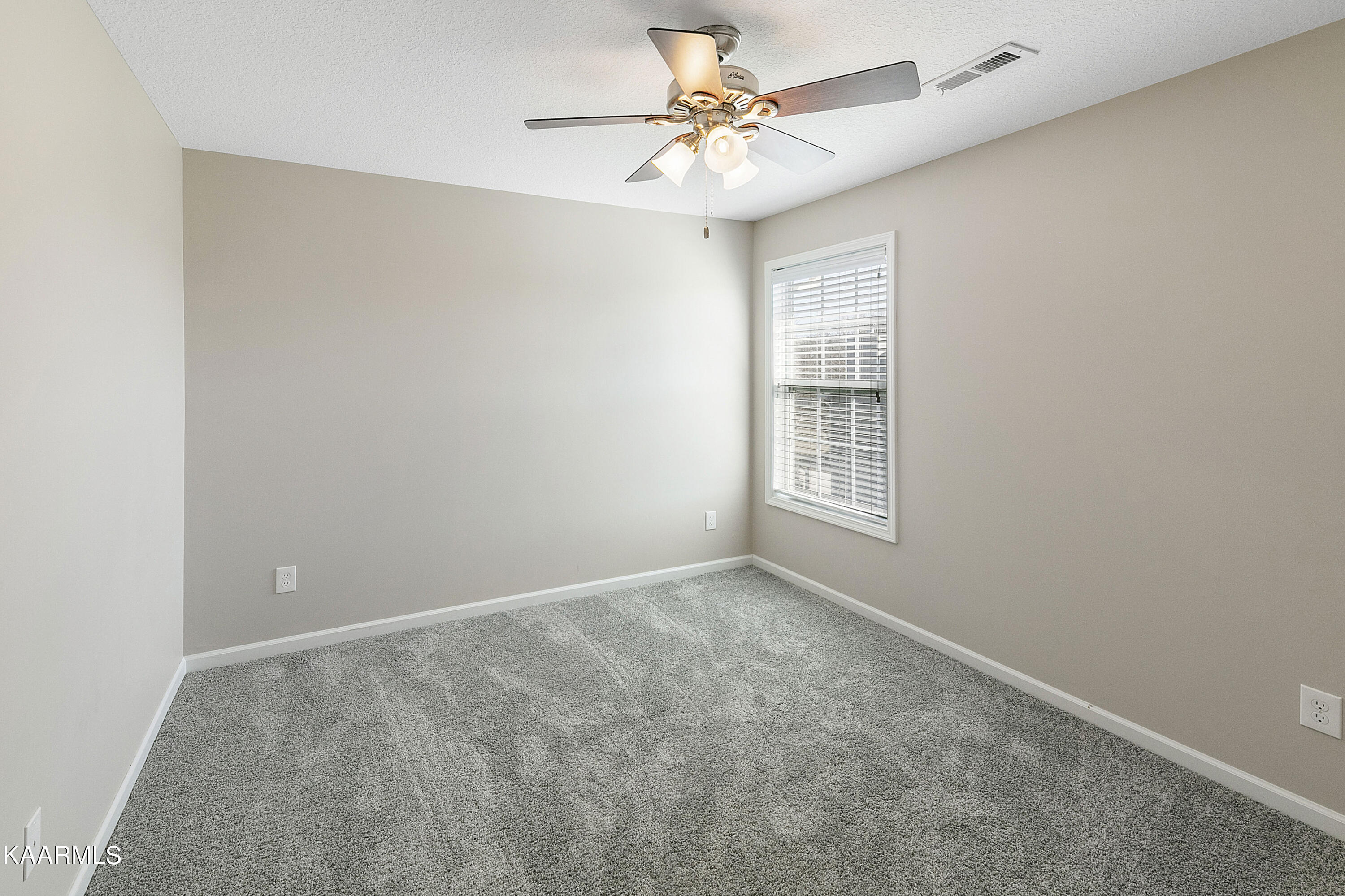 1833 Turning Point Road Powell, TN 37849 - Photo 18 of 27 1L9A0167