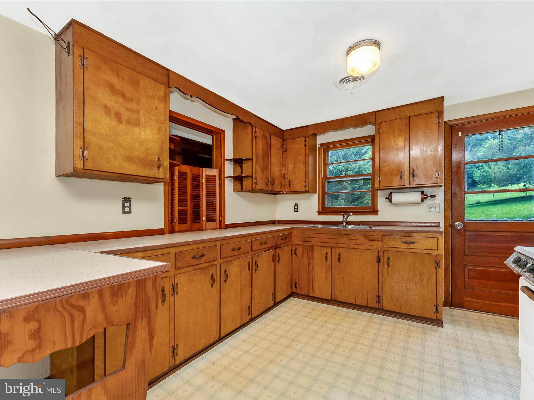 9618 Hall Road Frederick, MD 21701 - Photo 13 of 53 Kitchen