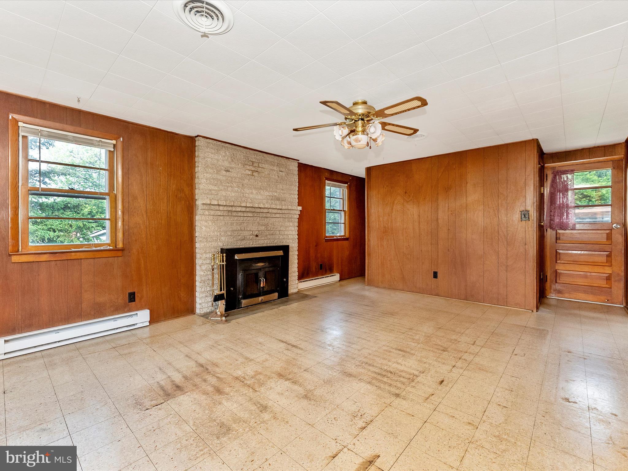 9618 Hall Road Frederick, MD 21701 - Photo 17 of 53 Family Room
