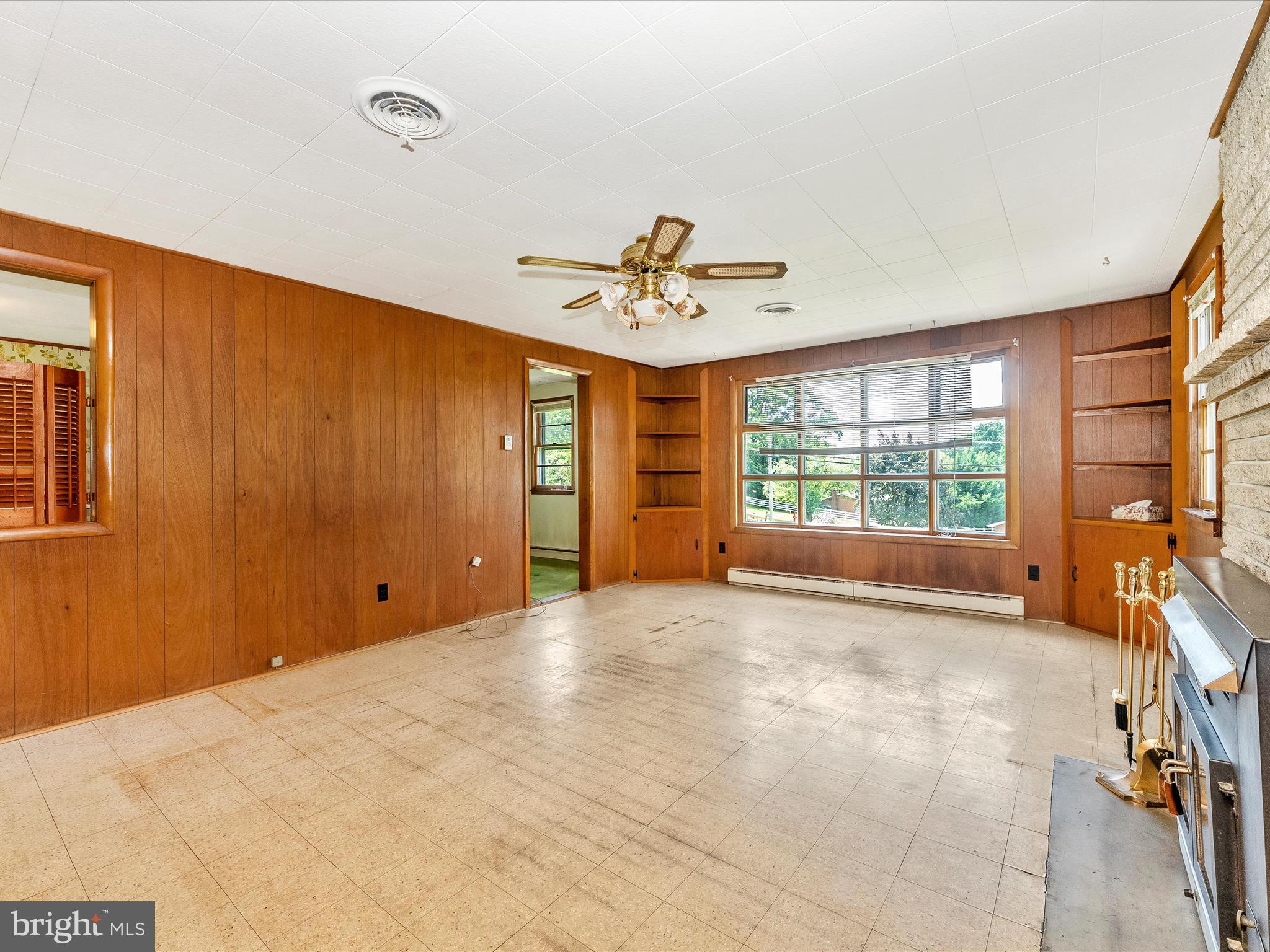 9618 Hall Road Frederick, MD 21701 - Photo 20 of 53 Family Room