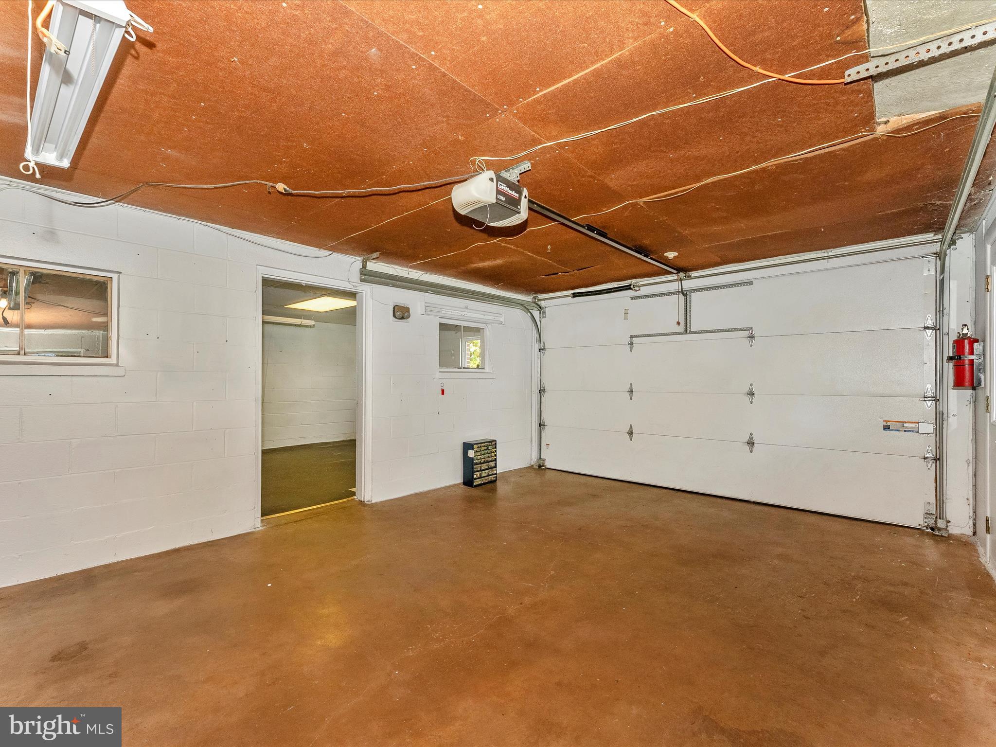 9618 Hall Road Frederick, MD 21701 - Photo 33 of 53 Garage
