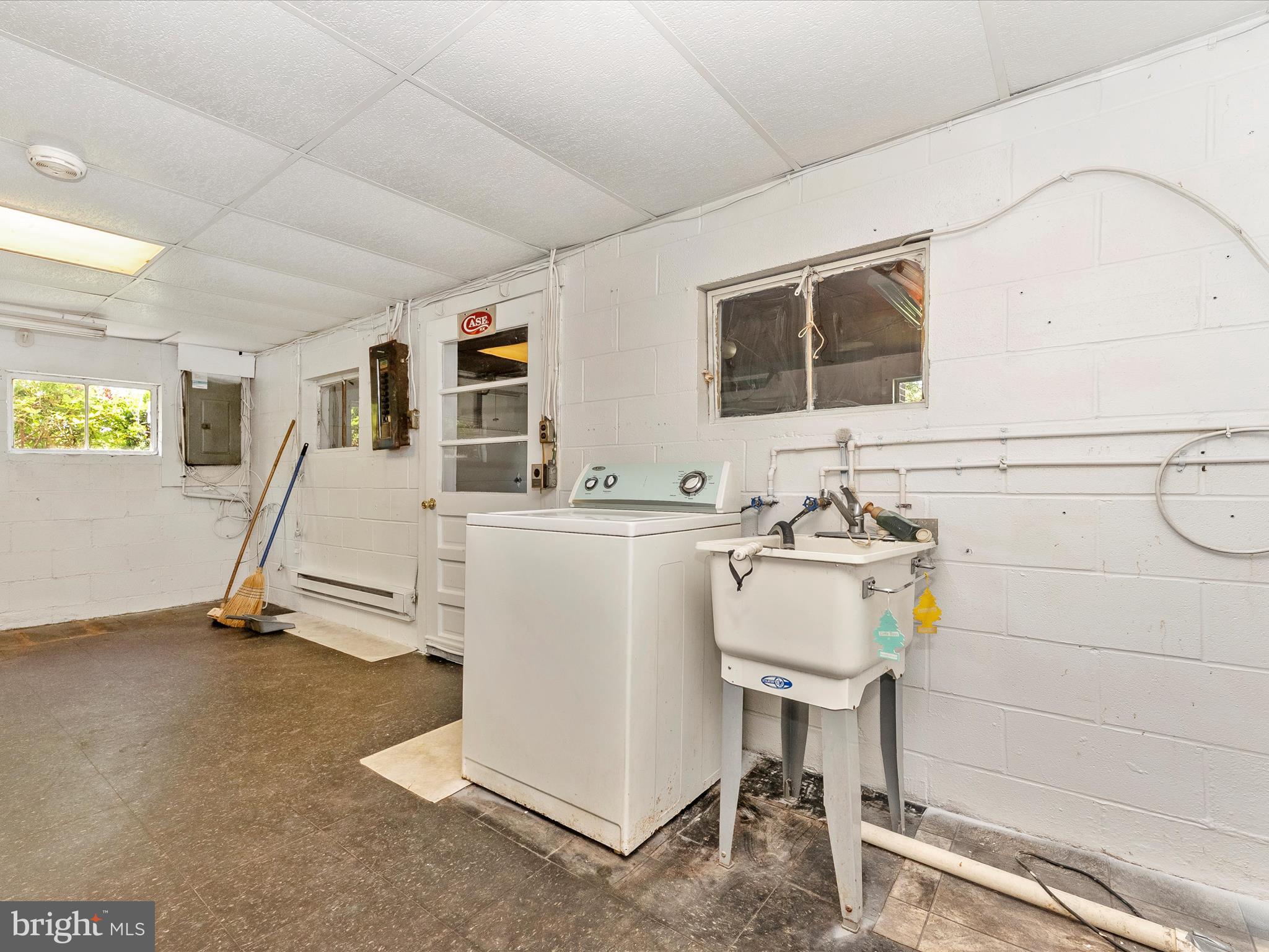 9618 Hall Road Frederick, MD 21701 - Photo 38 of 53 Laundry Area