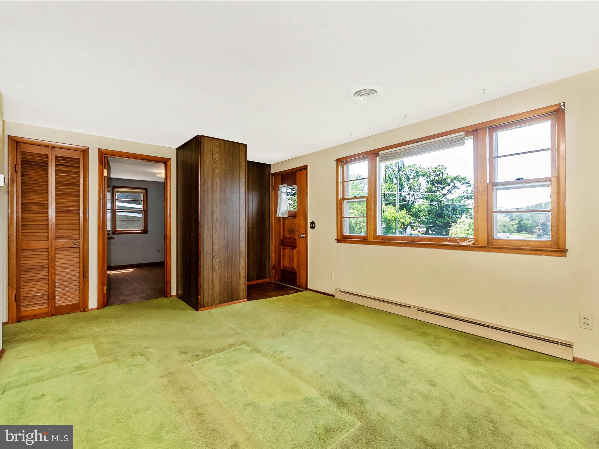 9618 Hall Road Frederick, MD 21701 - Photo 7 of 53 Living Room