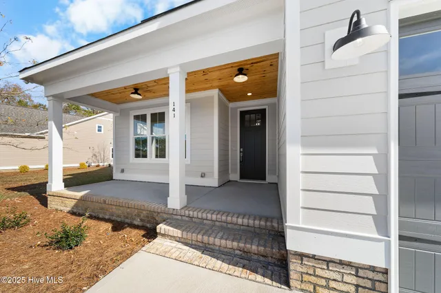 $589,900 | 141 Sycamore Lakes Drive, Wallace, NC 28466