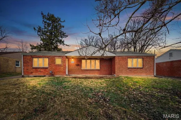 $189,900 | 10235 Midland Boulevard, Overland, MO 63114