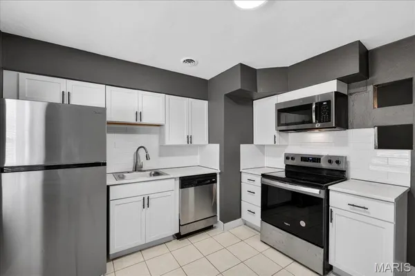 $189,900 | 10235 Midland Boulevard, Overland, MO 63114