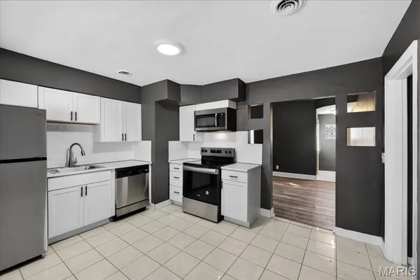 $189,900 | 10235 Midland Boulevard, Overland, MO 63114