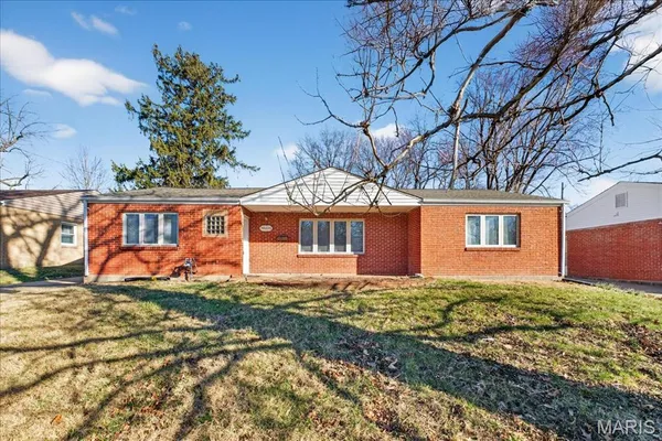 $189,900 | 10235 Midland Boulevard, Overland, MO 63114
