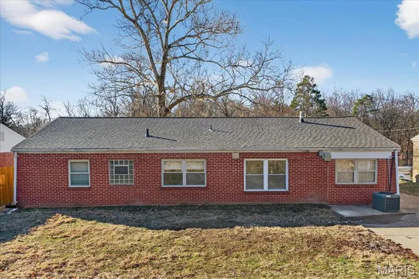 $189,900 | 10235 Midland Boulevard, Overland, MO 63114