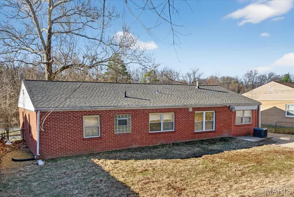 $189,900 | 10235 Midland Boulevard, Overland, MO 63114