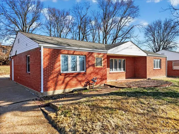 $189,900 | 10235 Midland Boulevard, Overland, MO 63114
