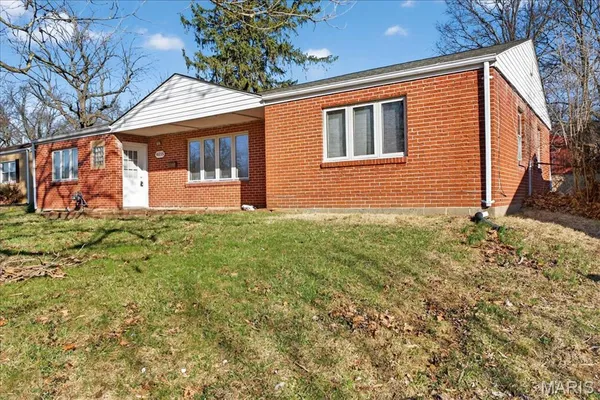 $189,900 | 10235 Midland Boulevard, Overland, MO 63114