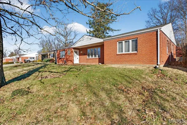 $189,900 | 10235 Midland Boulevard, Overland, MO 63114