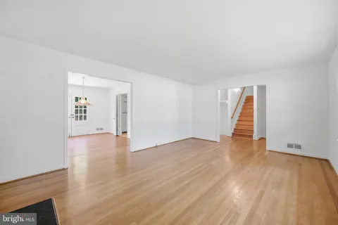 $1,095,000 | 11825 Goya Drive, Potomac, MD 20854