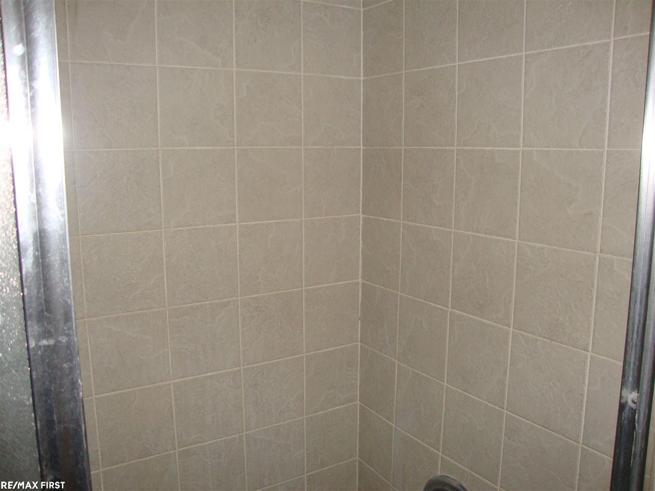 3633 Oakmonte Boulevard Rochester, MI 48306 - Photo 9 of 21 31311146-8.JPG