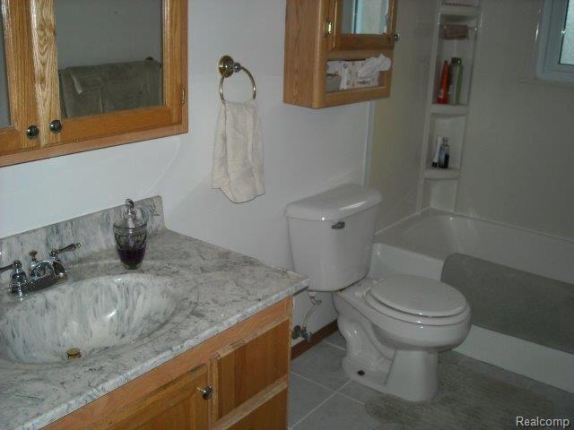 2566 Vernor Road Lapeer, MI 48446 - Photo 15 of 33
