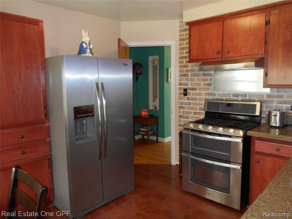 643 Barrington Road Grosse Pointe, MI 48230 - Photo 12 of 30 12 DSCN2080.JPG