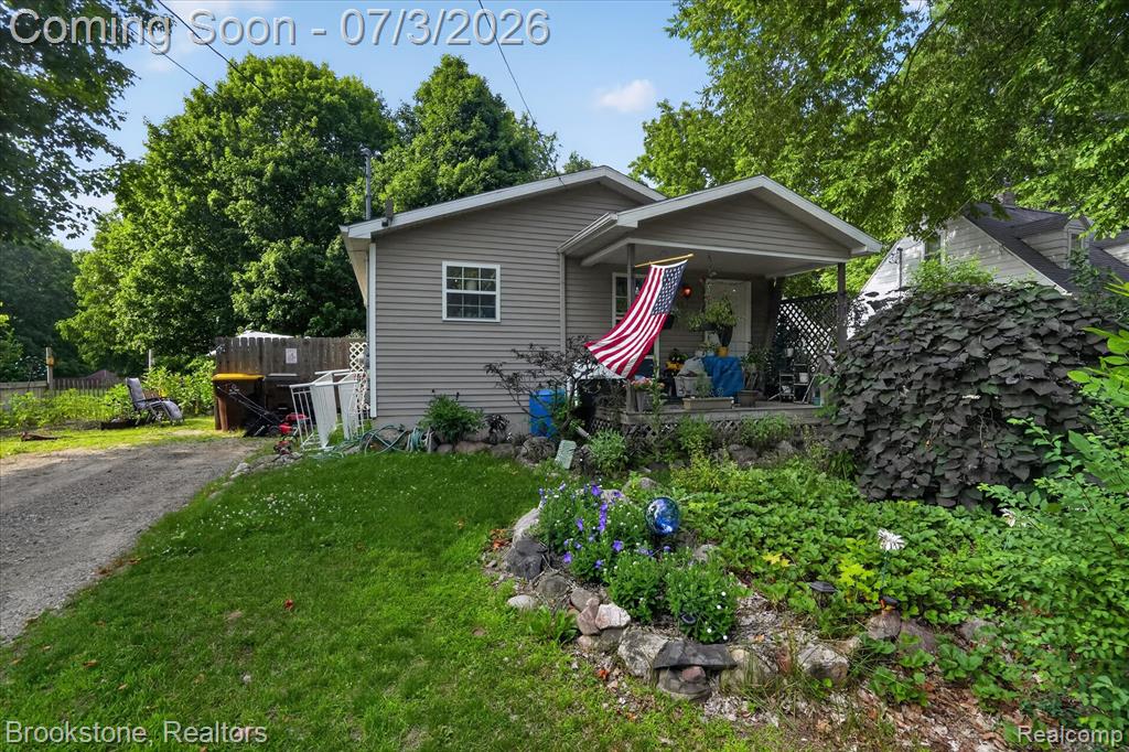 407 East Elizabeth Street Eaton Rapids, MI 48827 - Photo 4 of 29