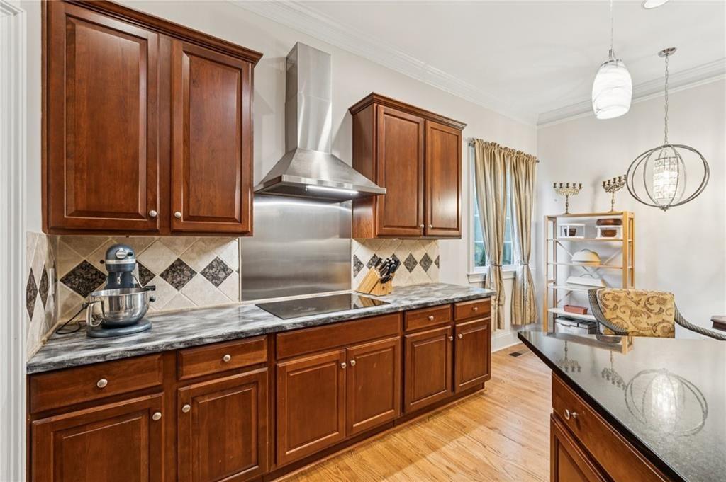 992 Wescott Lane Northeast Atlanta, GA 30342 - Photo 17 of 62