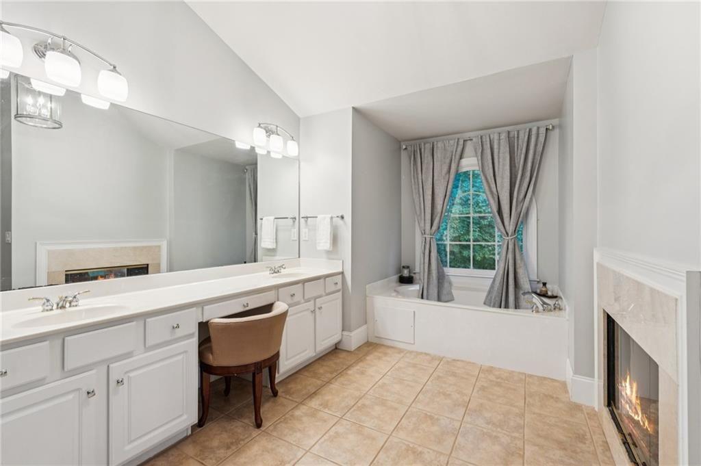 992 Wescott Lane Northeast Atlanta, GA 30342 - Photo 34 of 62