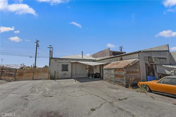 $3,500 | 16756 Foothill Boulevard, Fontana, CA 92335