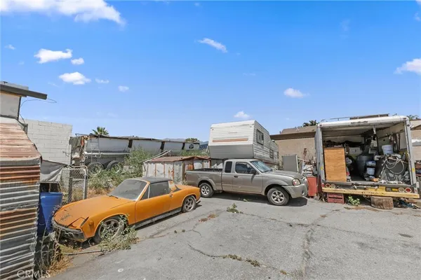 $3,500 | 16756 Foothill Boulevard, Fontana, CA 92335