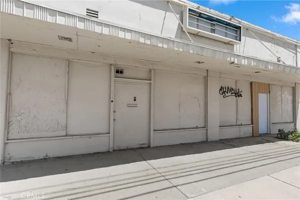 $3,500 | 16756 Foothill Boulevard, Fontana, CA 92335