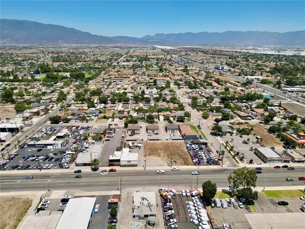 $3,500 | 16756 Foothill Boulevard, Fontana, CA 92335