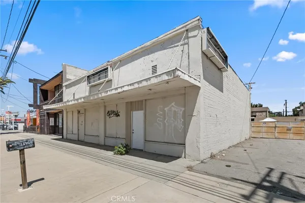 $3,500 | 16756 Foothill Boulevard, Fontana, CA 92335