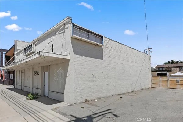 $3,500 | 16756 Foothill Boulevard, Fontana, CA 92335