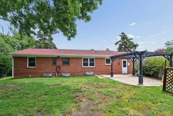 $470,000 | 10421 Twinkle Lane, Montgomery, OH 45242