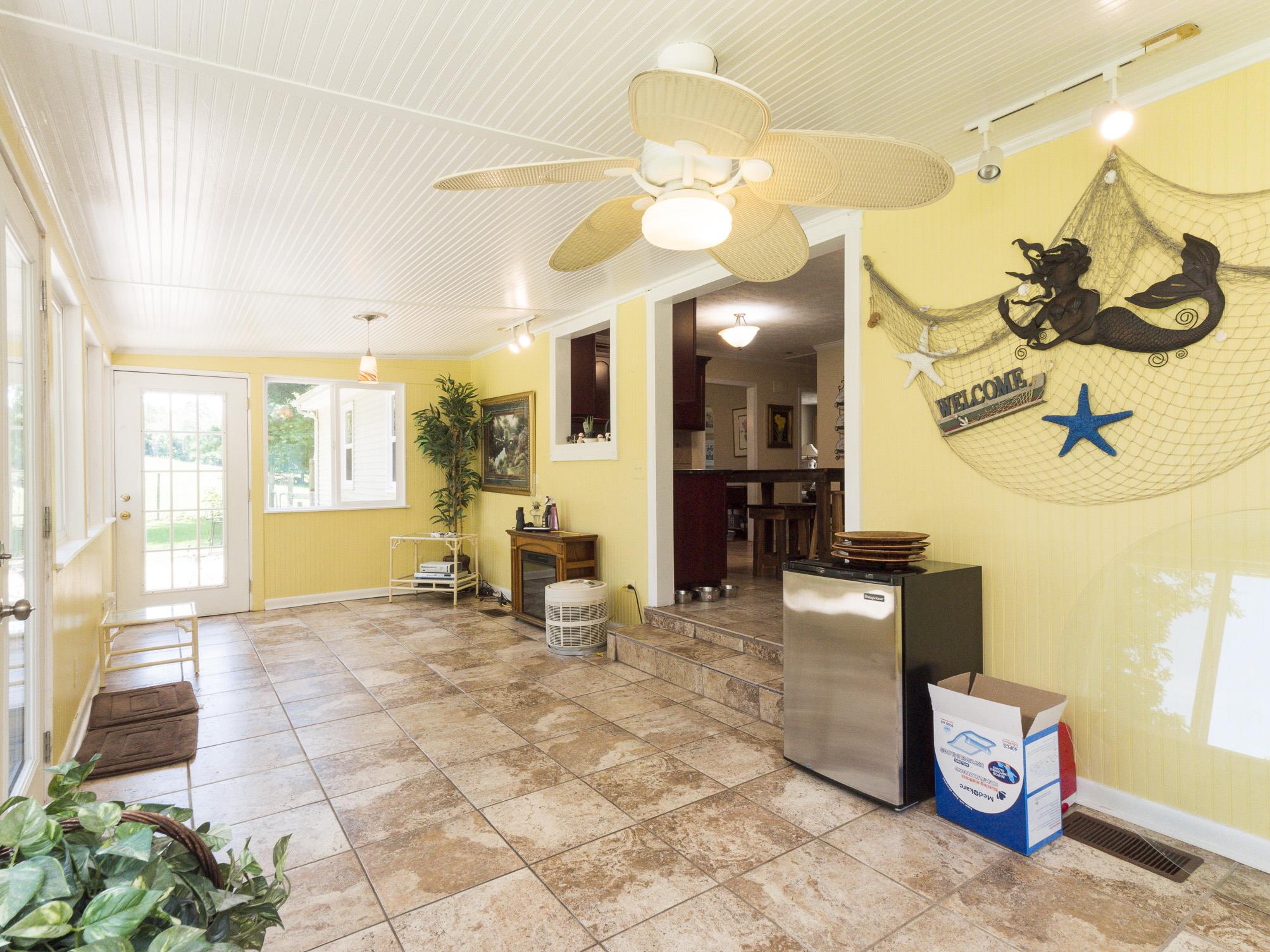 3609 Raymond Head Road Springfield, TN 37172 - Photo 24 of 30 a view of a living room and a bathroom