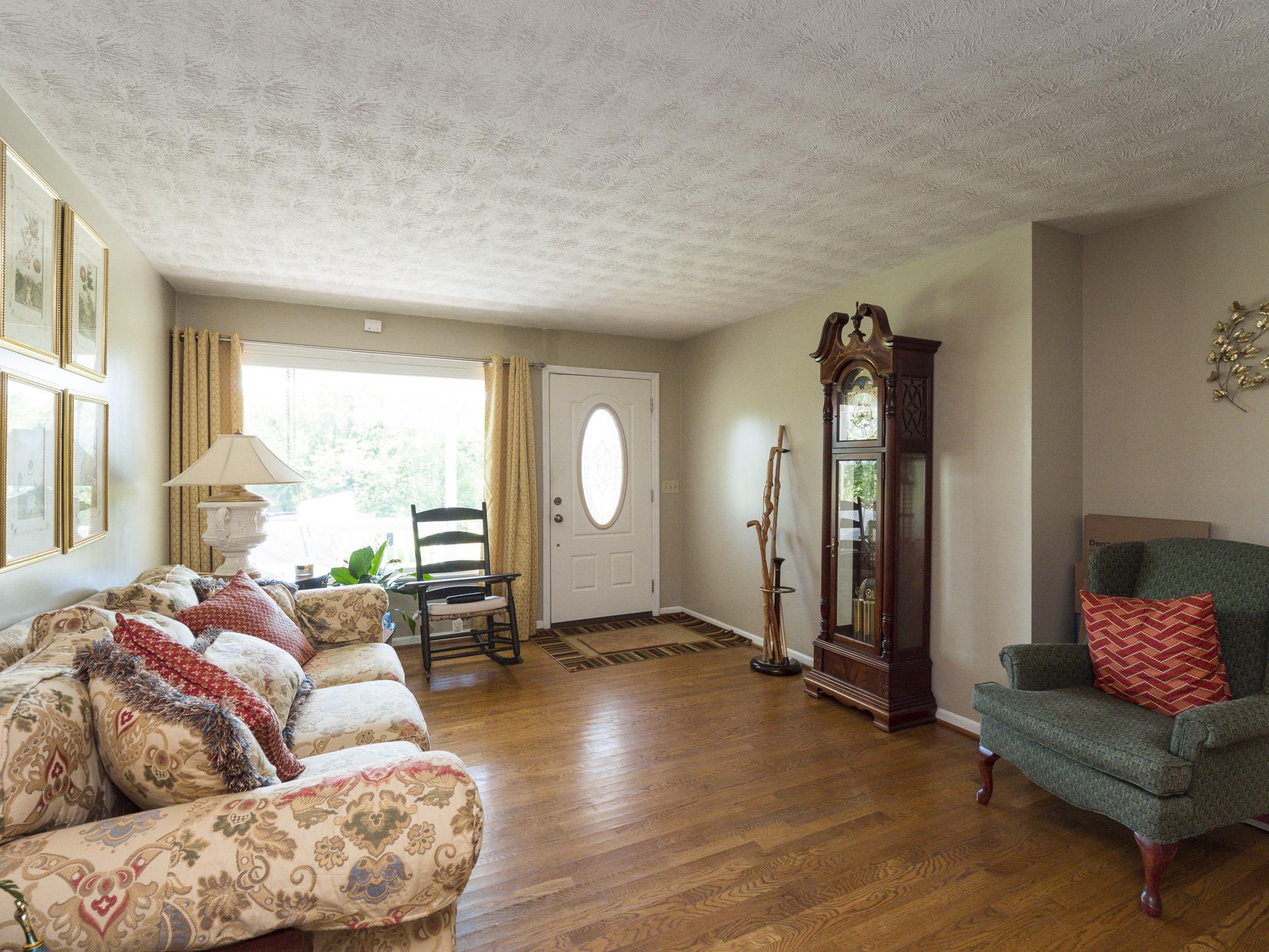 3609 Raymond Head Road Springfield, TN 37172 - Photo 4 of 30 a living room with furniture window and a table