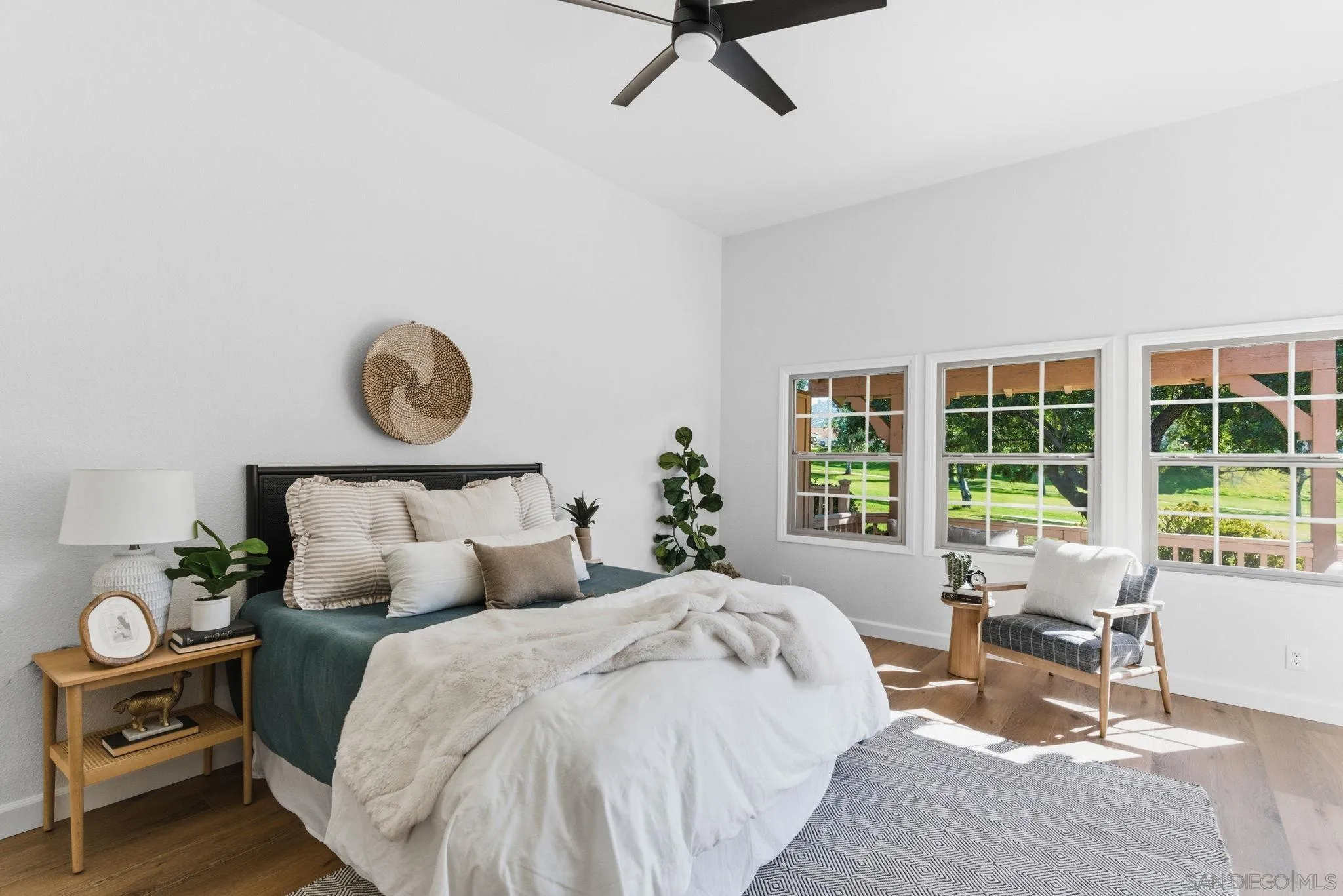 8665 Circle R Valley Lane Escondido, CA 92026 - Photo 7 of 18