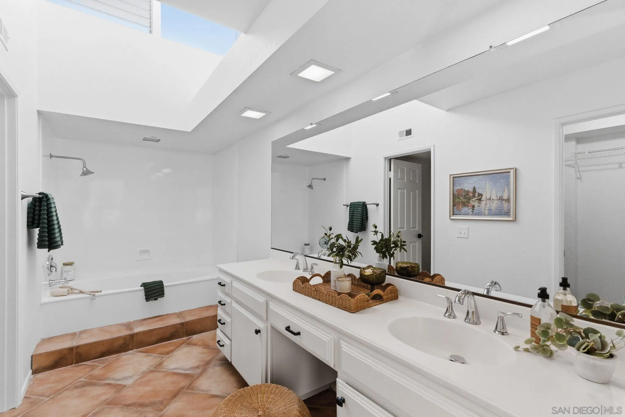 8665 Circle R Valley Lane Escondido, CA 92026 - Photo 10 of 18