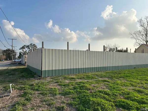 $89,900 | 2249 South Central Avenue, Lutcher, LA 70071