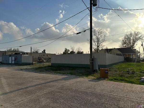 $89,900 | 2249 South Central Avenue, Lutcher, LA 70071