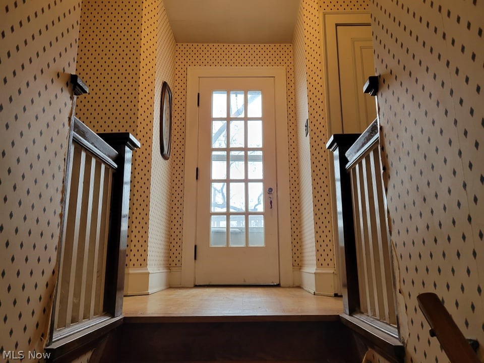 3353 Altamont Road Cleveland, OH 44118 - Photo 13 of 25 door to second floor sun porch