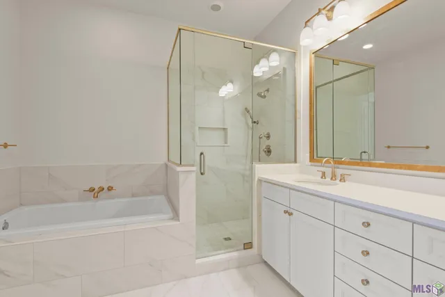 $3,000 | 998 Stanford Avenue, Unit 211, Baton Rouge, LA 70808