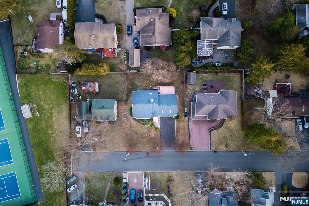 440 Holly Avenue Paramus, NJ 07652 - Photo 4 of 4 an aerial view of waterside residential houses