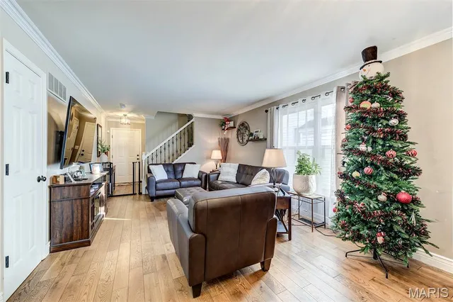 $274,900 | 1069 Big Bend Crossing Drive, Manchester, MO 63088