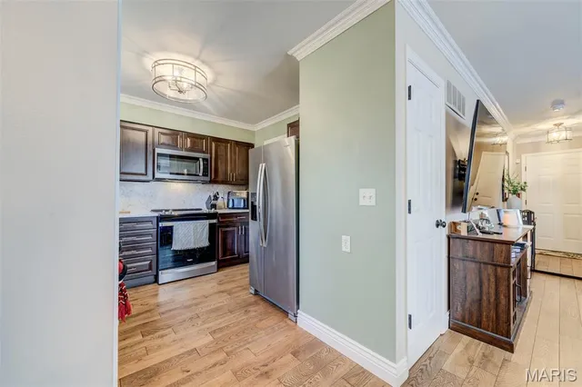 $274,900 | 1069 Big Bend Crossing Drive, Manchester, MO 63088