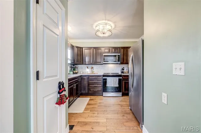 $274,900 | 1069 Big Bend Crossing Drive, Manchester, MO 63088