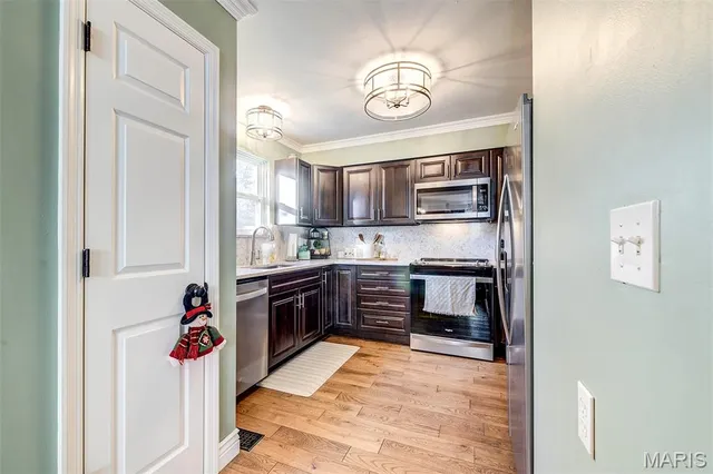 $274,900 | 1069 Big Bend Crossing Drive, Manchester, MO 63088