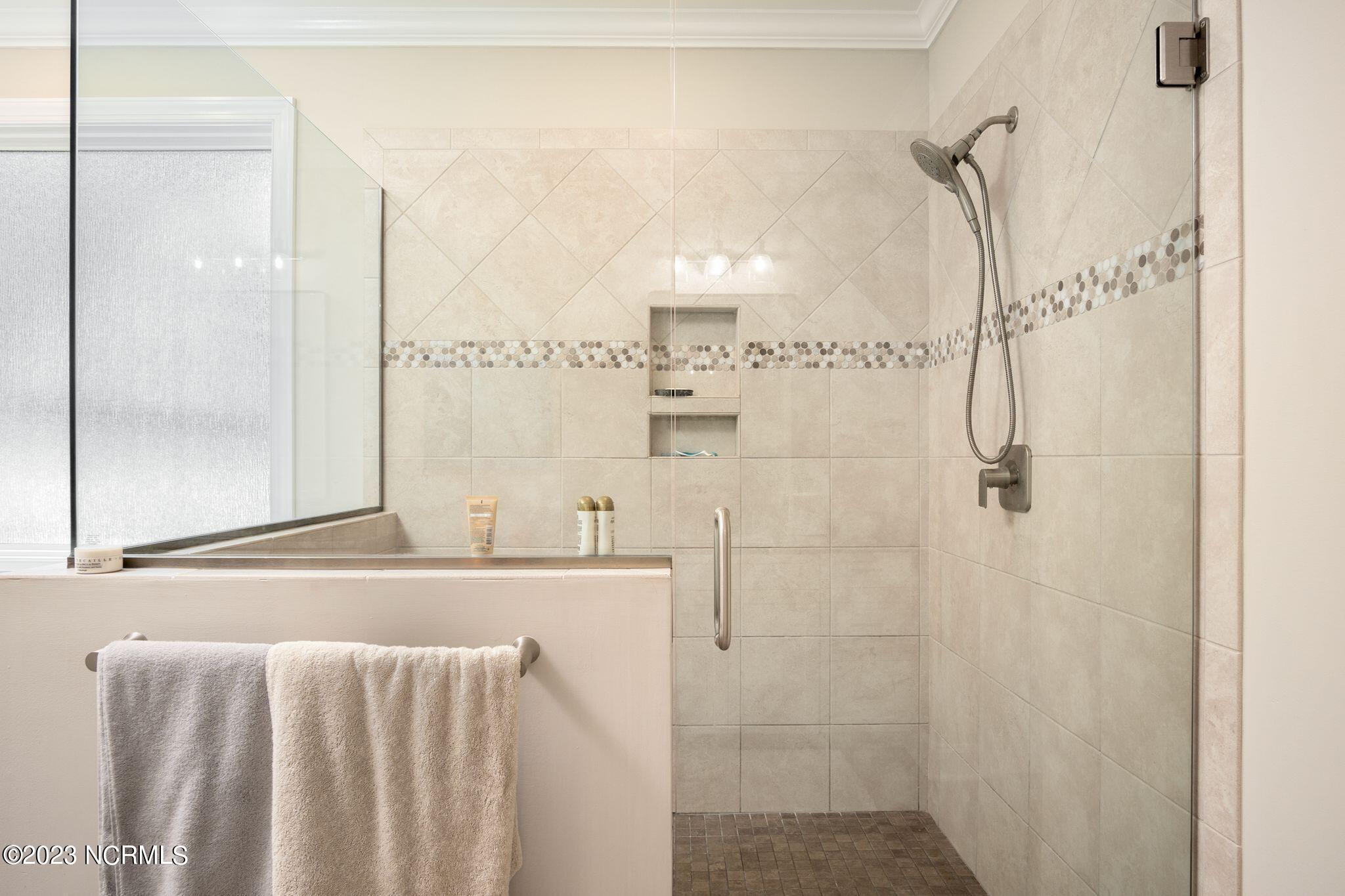 17 Gables Road New Bern, NC 28562 - Photo 48 of 129 Master Bathroom